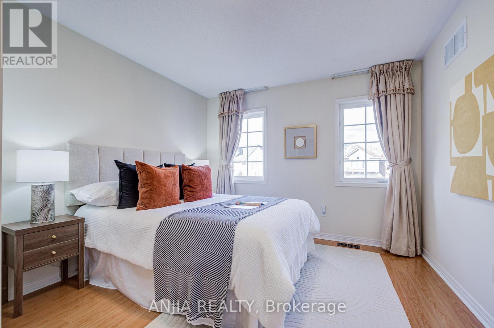 27 Larcastle Avenue, Markham, Ontario  L6C 0A9 - Photo 42 - N12566226