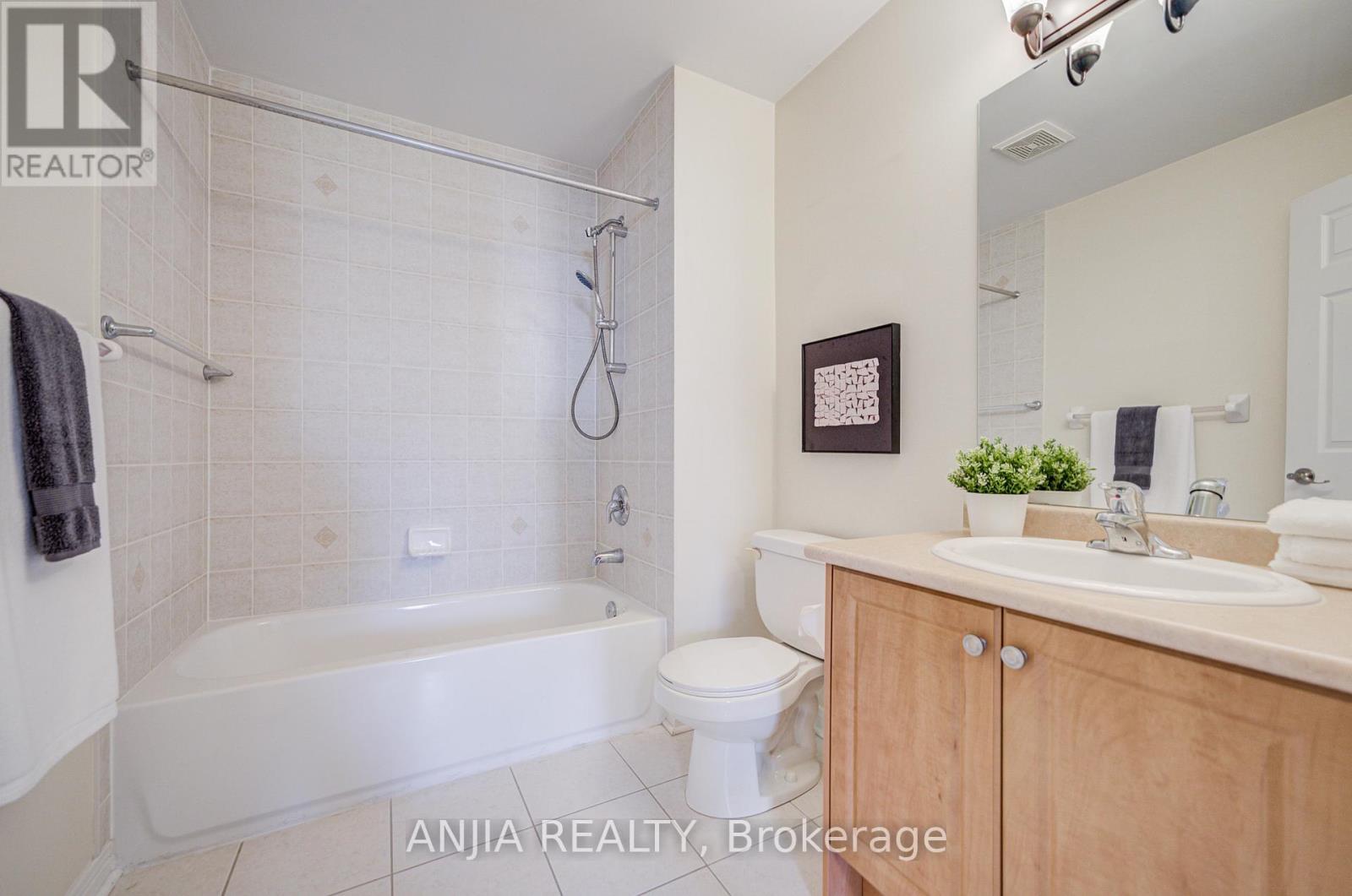 27 Larcastle Avenue, Markham, Ontario  L6C 0A9 - Photo 46 - N12566226