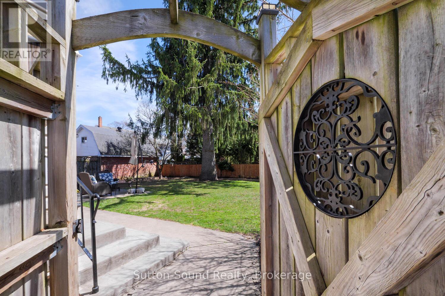 155 5th St. A Street E, Owen Sound, Ontario  N4K 1C4 - Photo 3 - X12406334