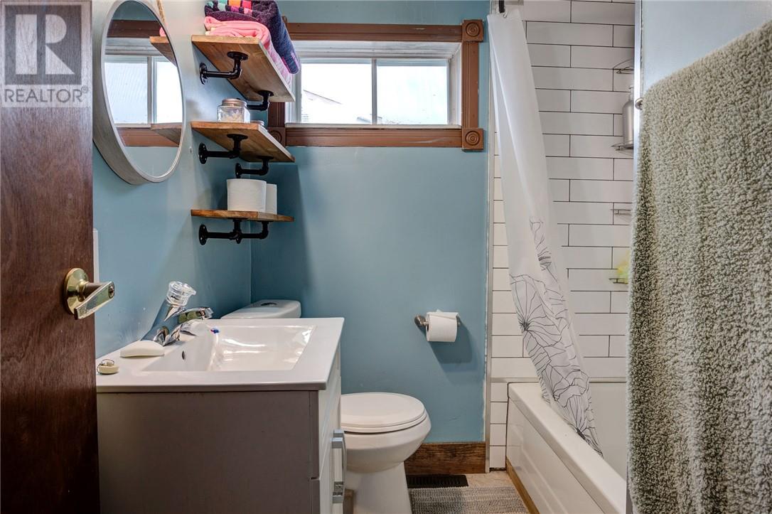 85 Elm Crescent, Levack, Ontario  P0M 2C0 - Photo 8 - 2125737