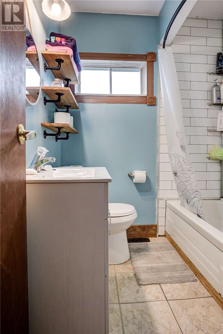 85 Elm Crescent, Levack, Ontario  P0M 2C0 - Photo 9 - 2125737