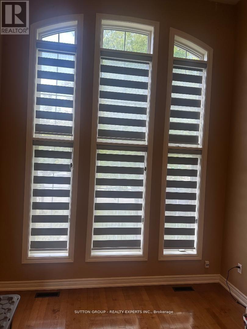 5 Sea Lion Road, Brampton, Ontario  L6V 4P8 - Photo 3 - W12565964