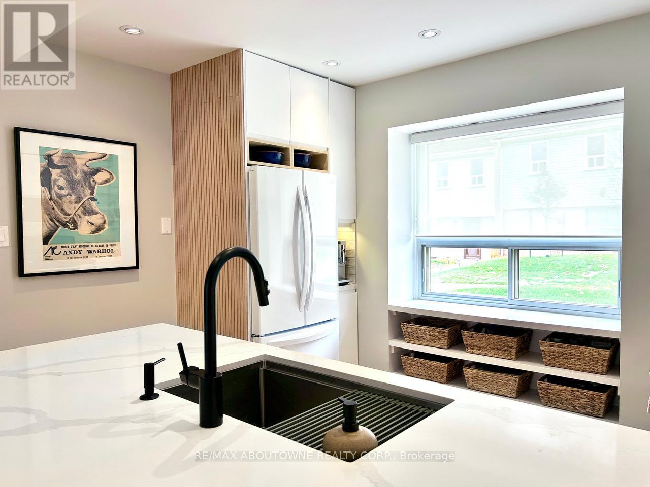 83 - 1055 Shawnmarr Road, Mississauga, Ontario  L5H 3V2 - Photo 11 - W12565968