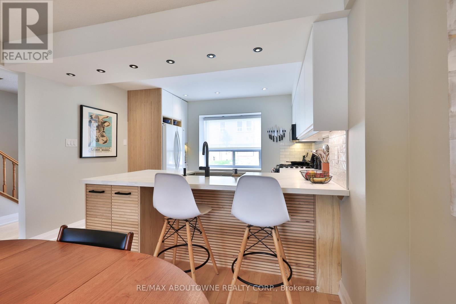 83 - 1055 Shawnmarr Road, Mississauga, Ontario  L5H 3V2 - Photo 9 - W12565968