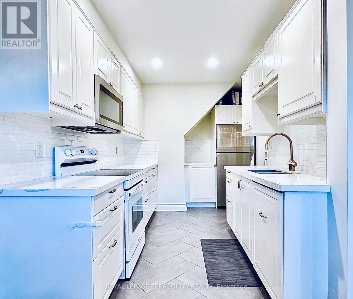 32b - 1084 Queen Street W, Mississauga, Ontario  L5H 4K4 - Photo 5 - W12565998