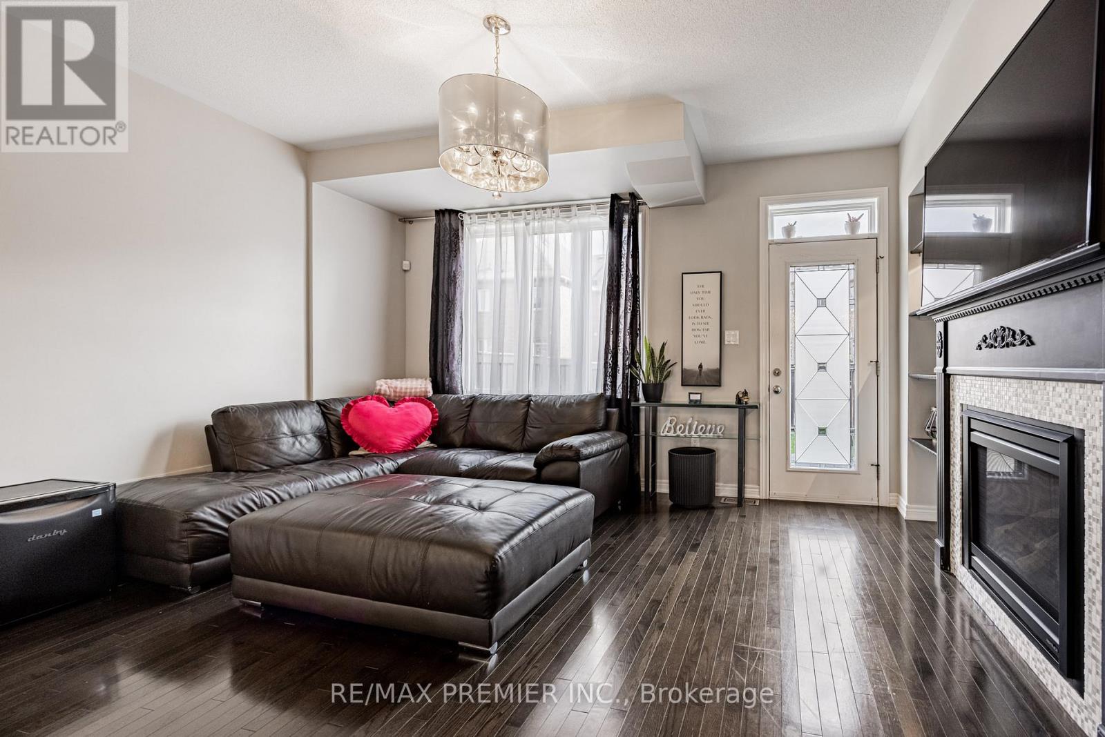 935 Transom Crescent, Milton, Ontario  L9T 8K4 - Photo 12 - W12566002