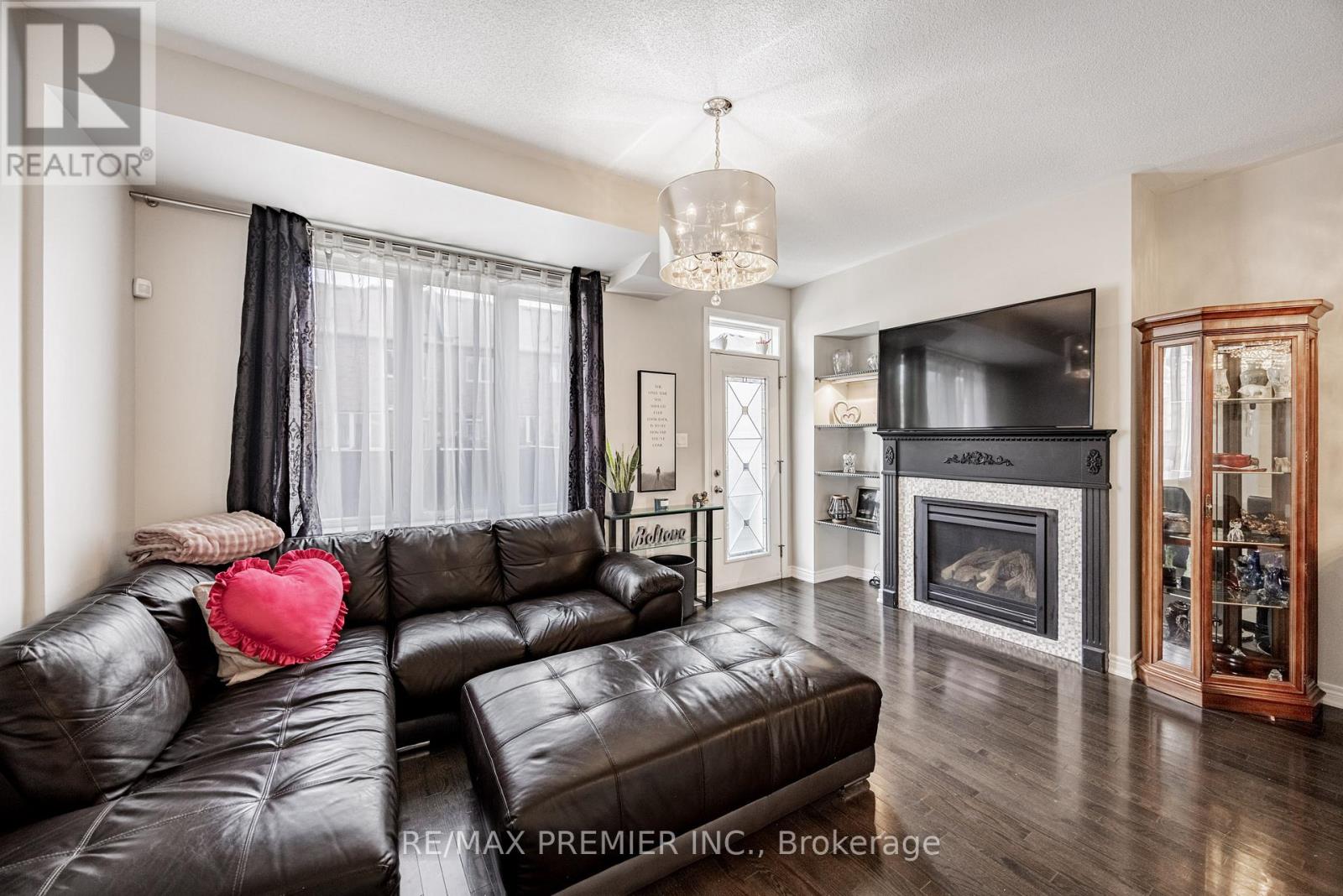 935 Transom Crescent, Milton, Ontario  L9T 8K4 - Photo 13 - W12566002