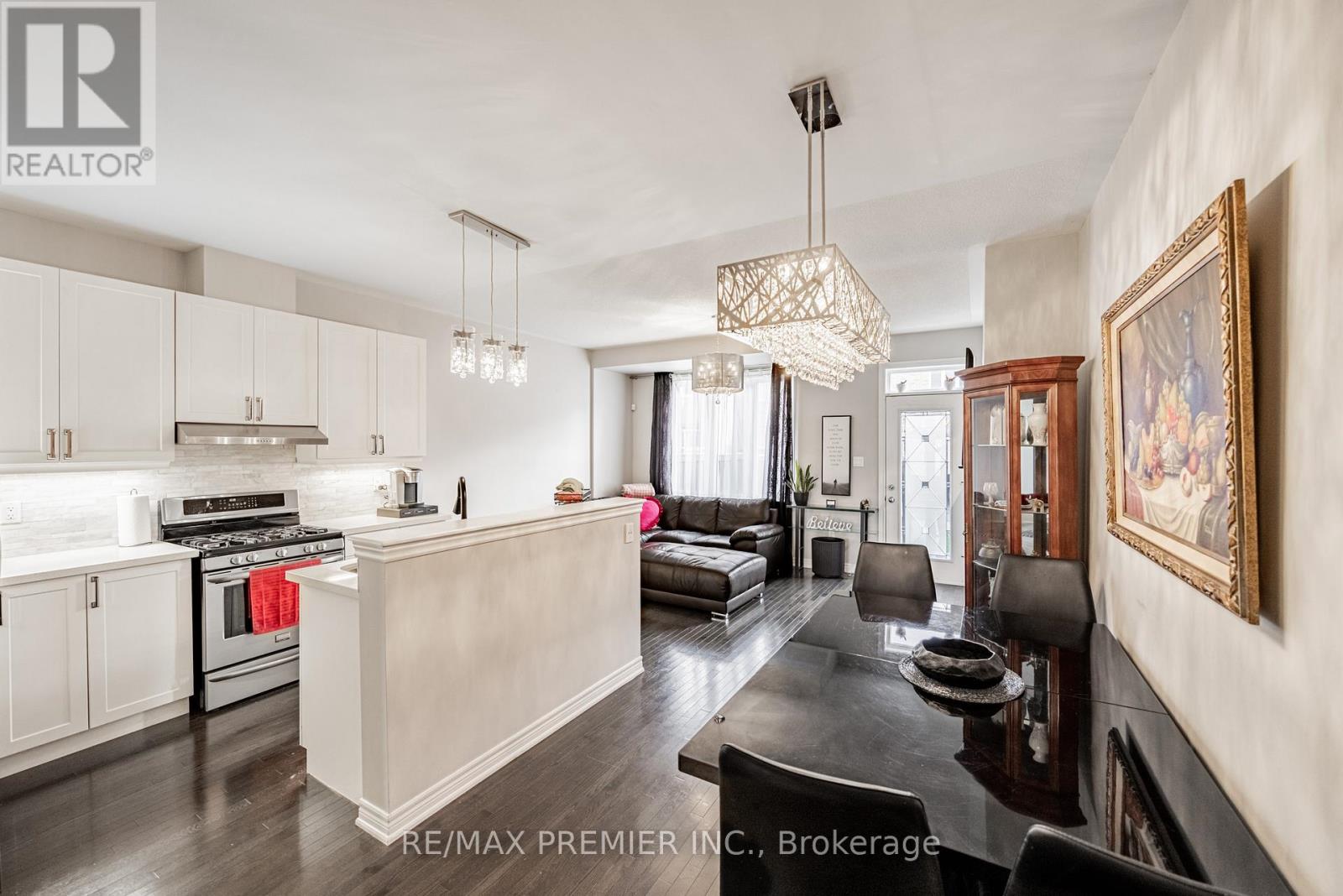 935 Transom Crescent, Milton, Ontario  L9T 8K4 - Photo 8 - W12566002