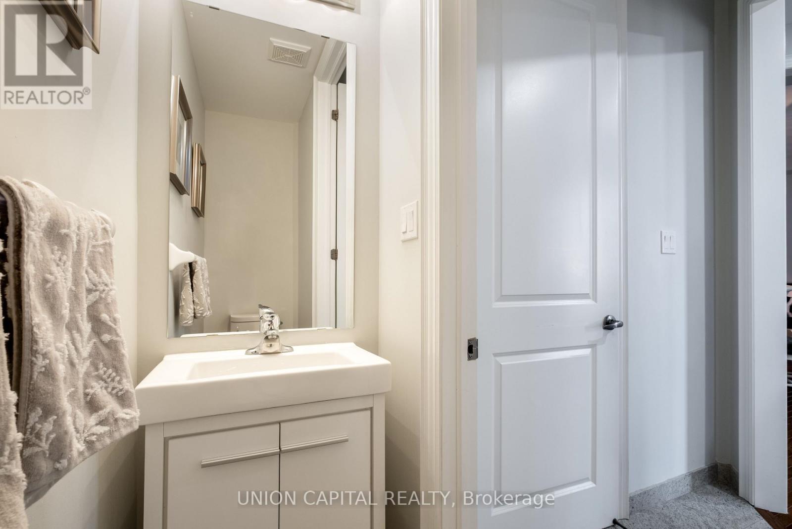 67 Royal West Drive, Brampton, Ontario  L6X 0Z8 - Photo 30 - W12566006