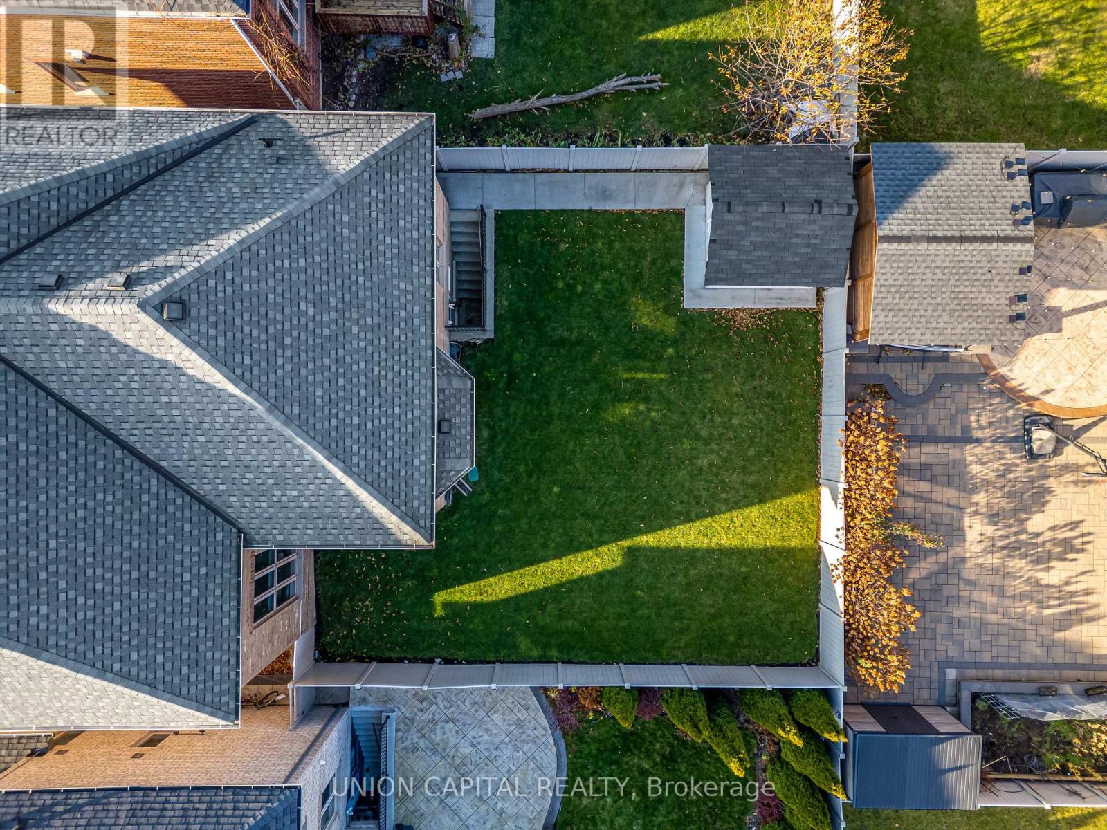 67 Royal West Drive, Brampton, Ontario  L6X 0Z8 - Photo 39 - W12566006