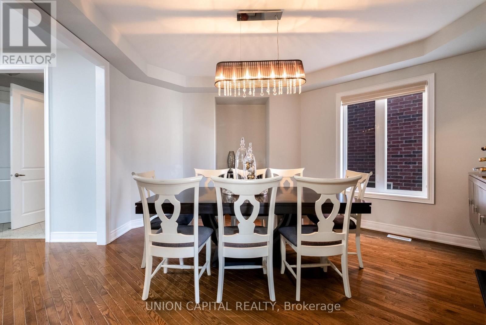 67 Royal West Drive, Brampton, Ontario  L6X 0Z8 - Photo 9 - W12566006