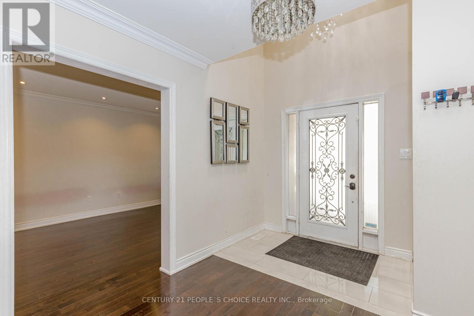 897 Bancroft Drive, Mississauga, Ontario  L5V 1X7 - Photo 11 - W12566020