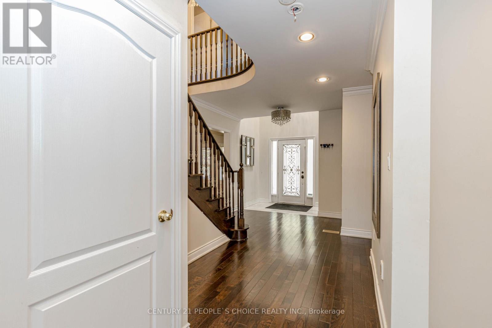 897 Bancroft Drive, Mississauga, Ontario  L5V 1X7 - Photo 12 - W12566020