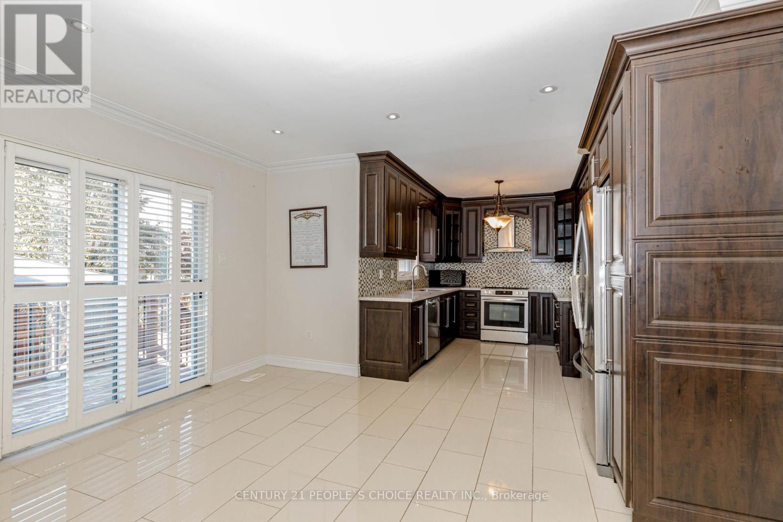 897 Bancroft Drive, Mississauga, Ontario  L5V 1X7 - Photo 15 - W12566020