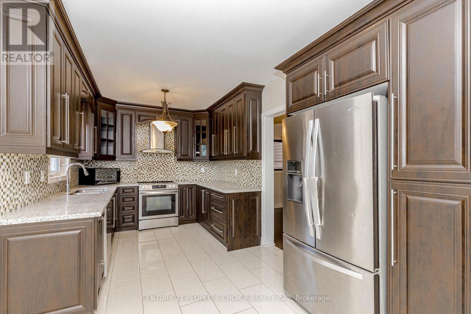 897 Bancroft Drive, Mississauga, Ontario  L5V 1X7 - Photo 17 - W12566020