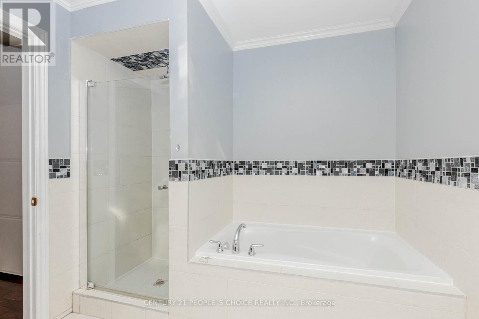 897 Bancroft Drive, Mississauga, Ontario  L5V 1X7 - Photo 35 - W12566020