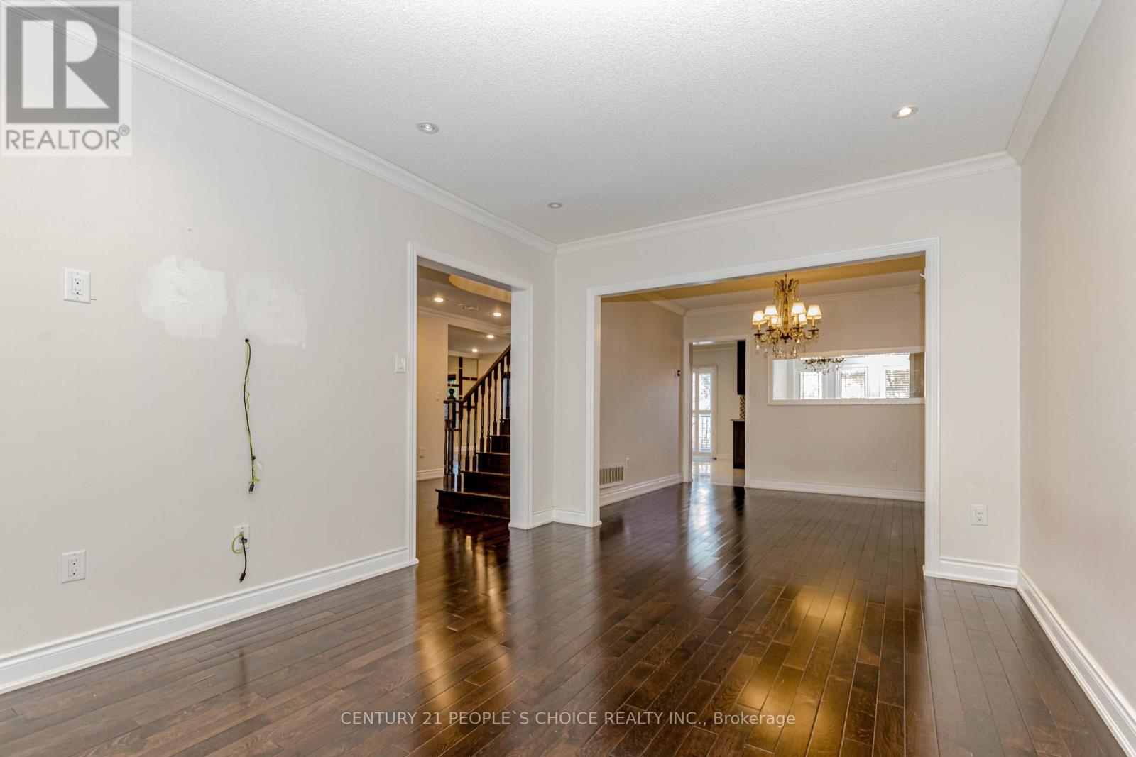 897 Bancroft Drive, Mississauga, Ontario  L5V 1X7 - Photo 7 - W12566020