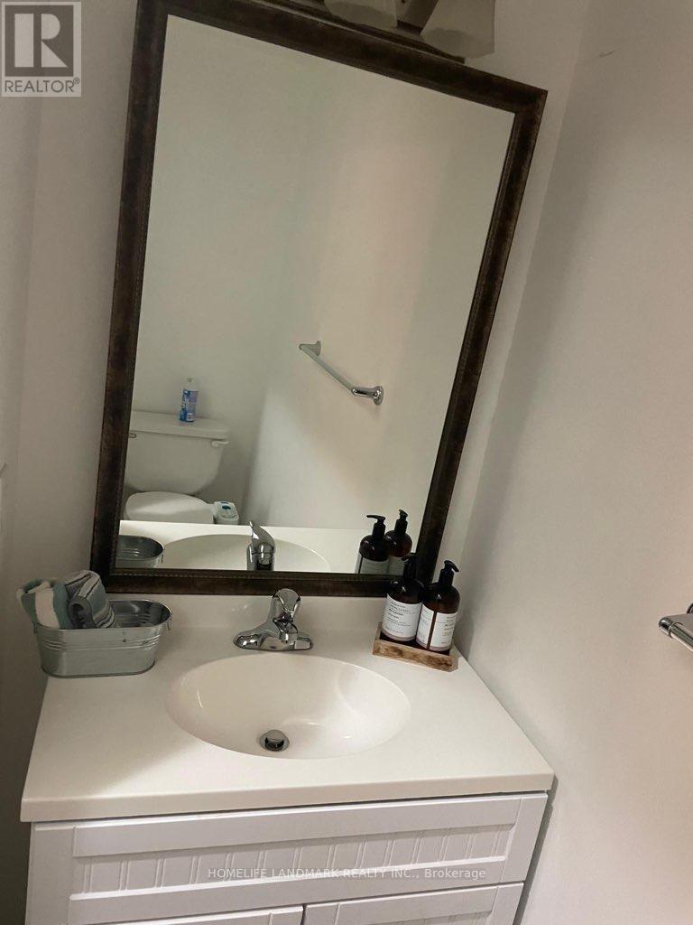 1703 - 3939 Duke Of York Boulevard, Mississauga, Ontario  L5B 4N2 - Photo 9 - W12566026