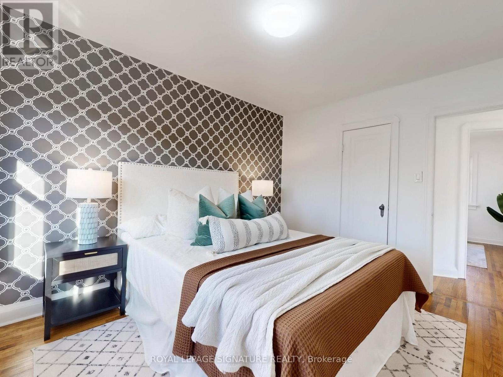 92 Alder Crescent, Toronto, Ontario  M8V 2H8 - Photo 14 - W12566092