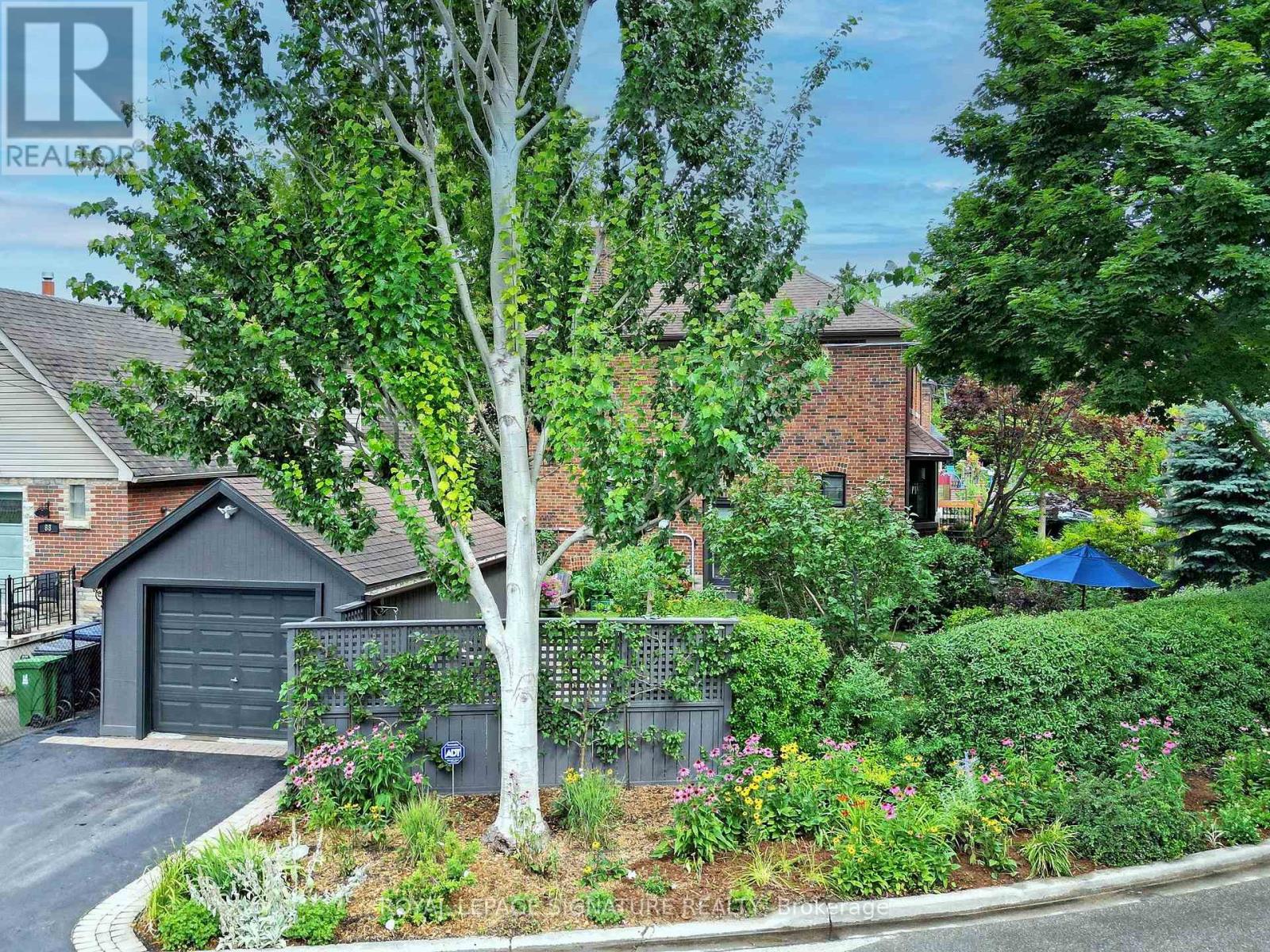 92 Alder Crescent, Toronto, Ontario  M8V 2H8 - Photo 2 - W12566092