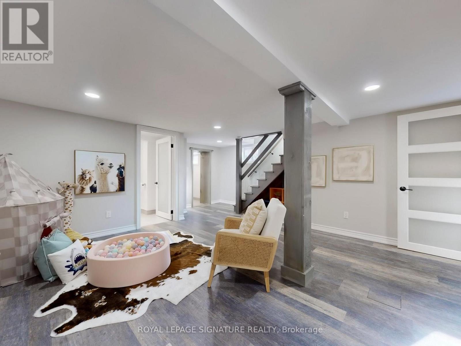 92 Alder Crescent, Toronto, Ontario  M8V 2H8 - Photo 22 - W12566092