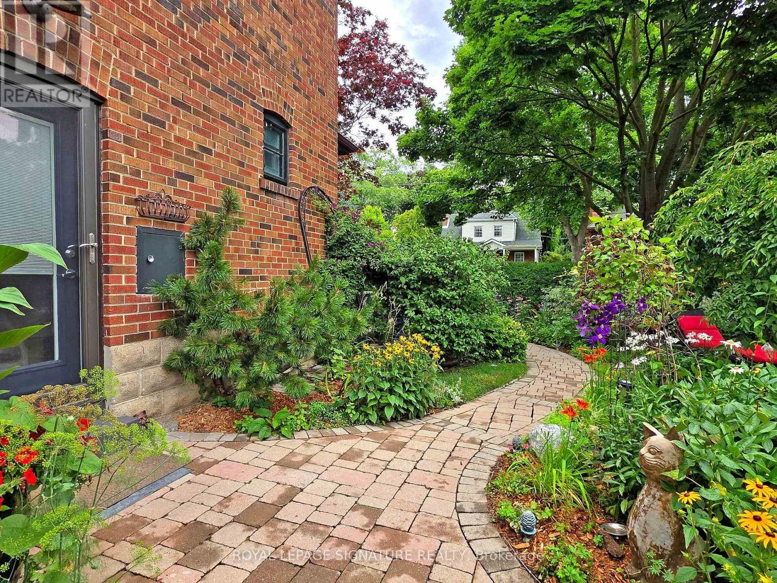 92 Alder Crescent, Toronto, Ontario  M8V 2H8 - Photo 28 - W12566092