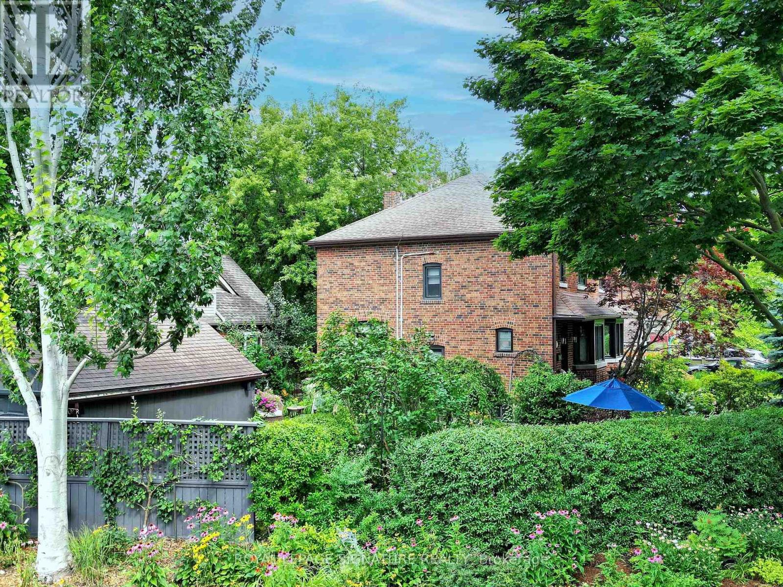 92 Alder Crescent, Toronto, Ontario  M8V 2H8 - Photo 33 - W12566092