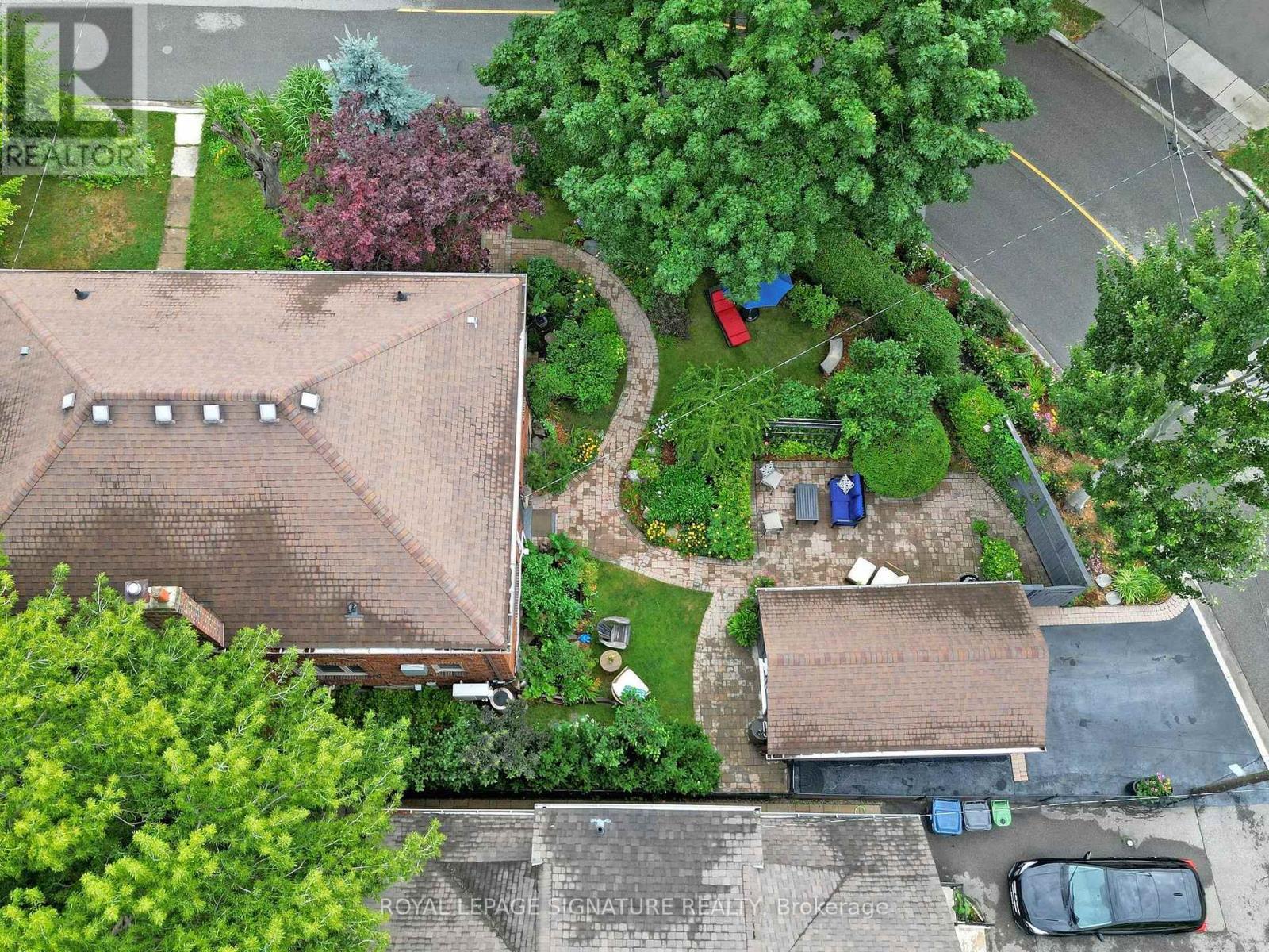 92 Alder Crescent, Toronto, Ontario  M8V 2H8 - Photo 35 - W12566092