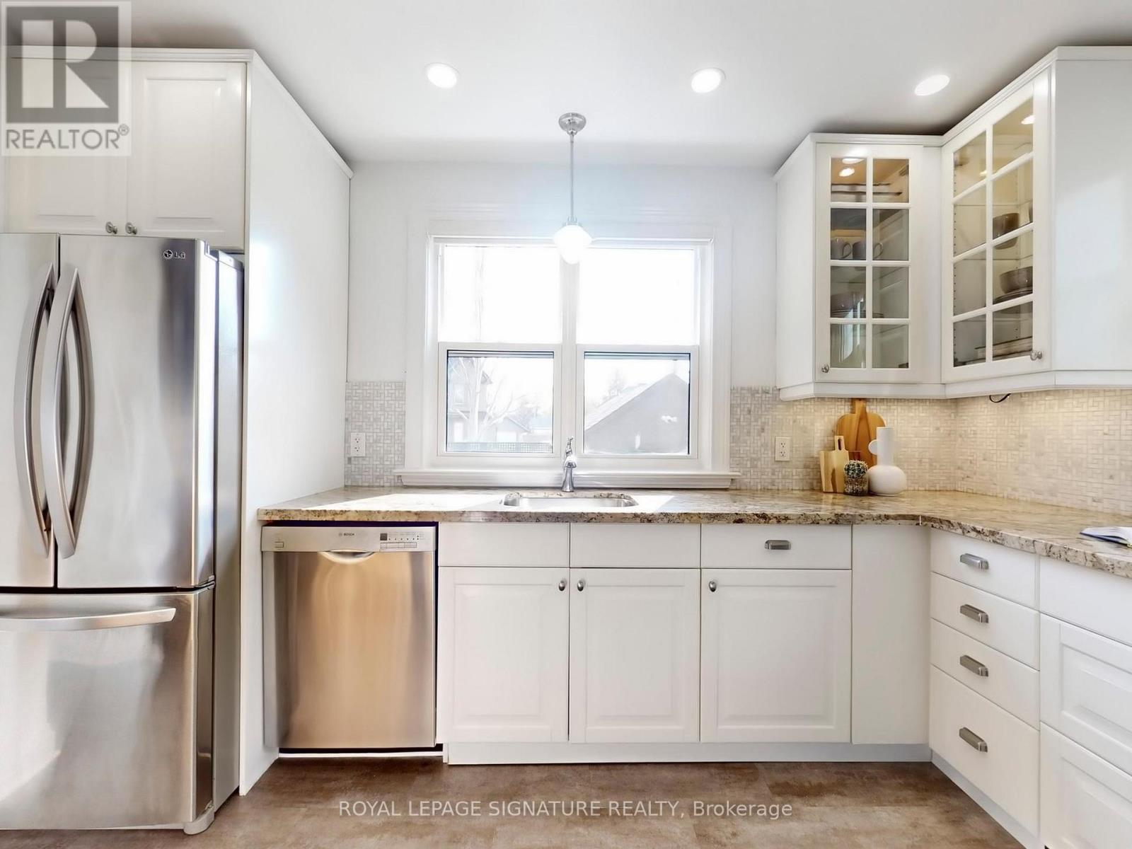 92 Alder Crescent, Toronto, Ontario  M8V 2H8 - Photo 7 - W12566092