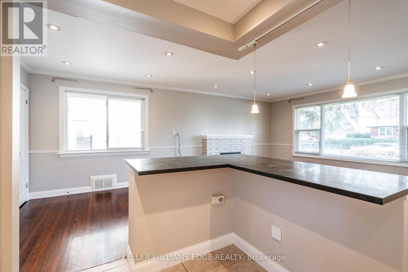 1523 Constance Drive, Oakville, Ontario  L6J 2T8 - Photo 13 - W12566094