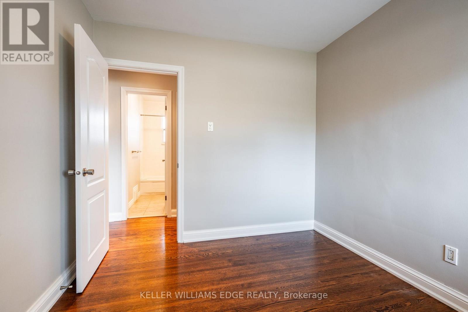 1523 Constance Drive, Oakville, Ontario  L6J 2T8 - Photo 17 - W12566094