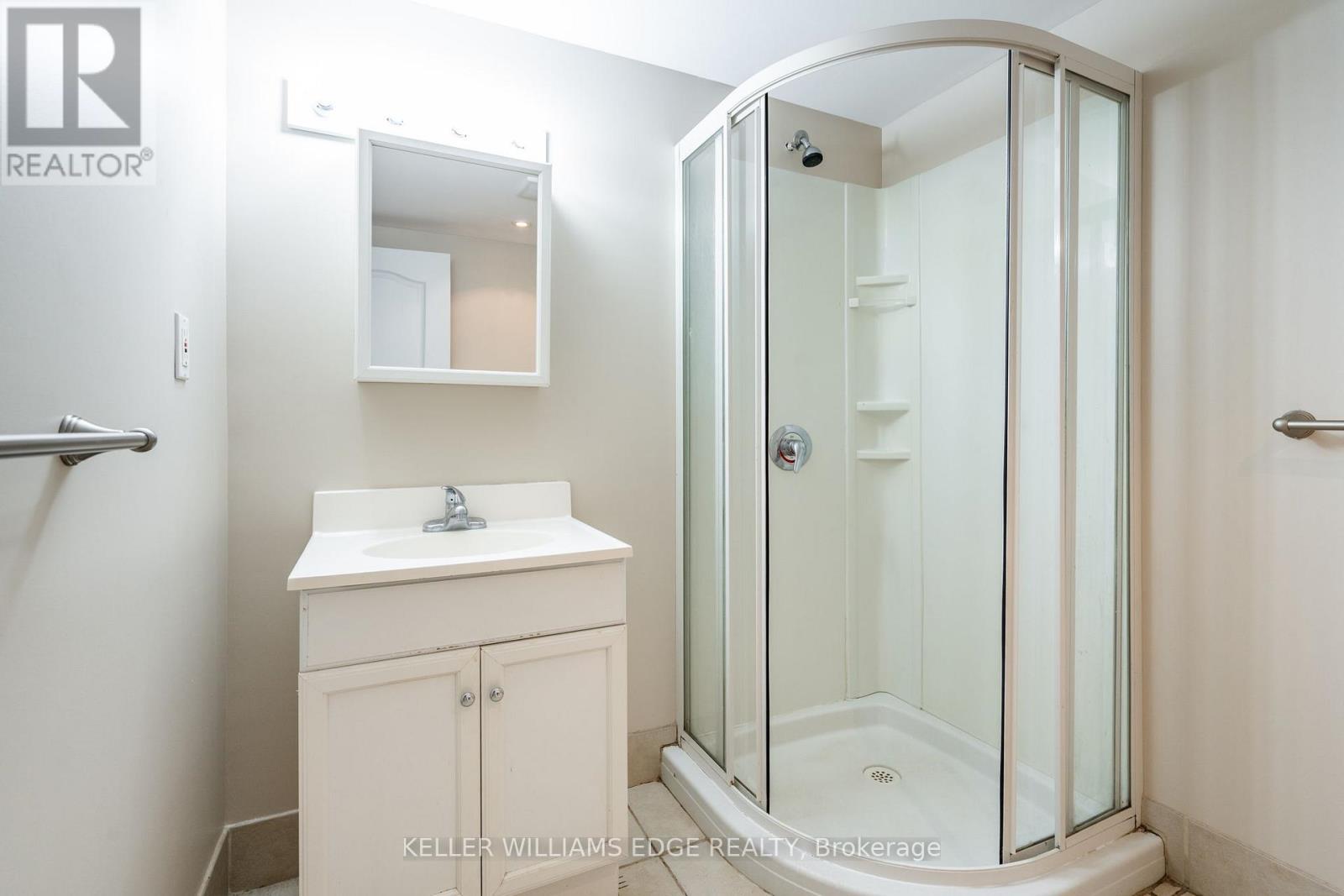 1523 Constance Drive, Oakville, Ontario  L6J 2T8 - Photo 34 - W12566094