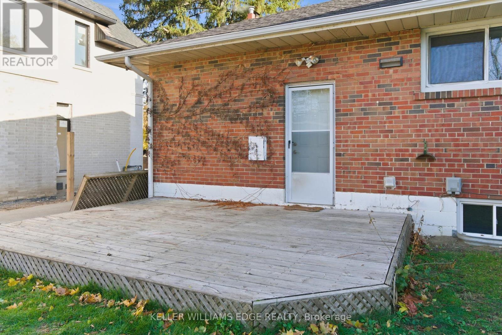 1523 Constance Drive, Oakville, Ontario  L6J 2T8 - Photo 39 - W12566094