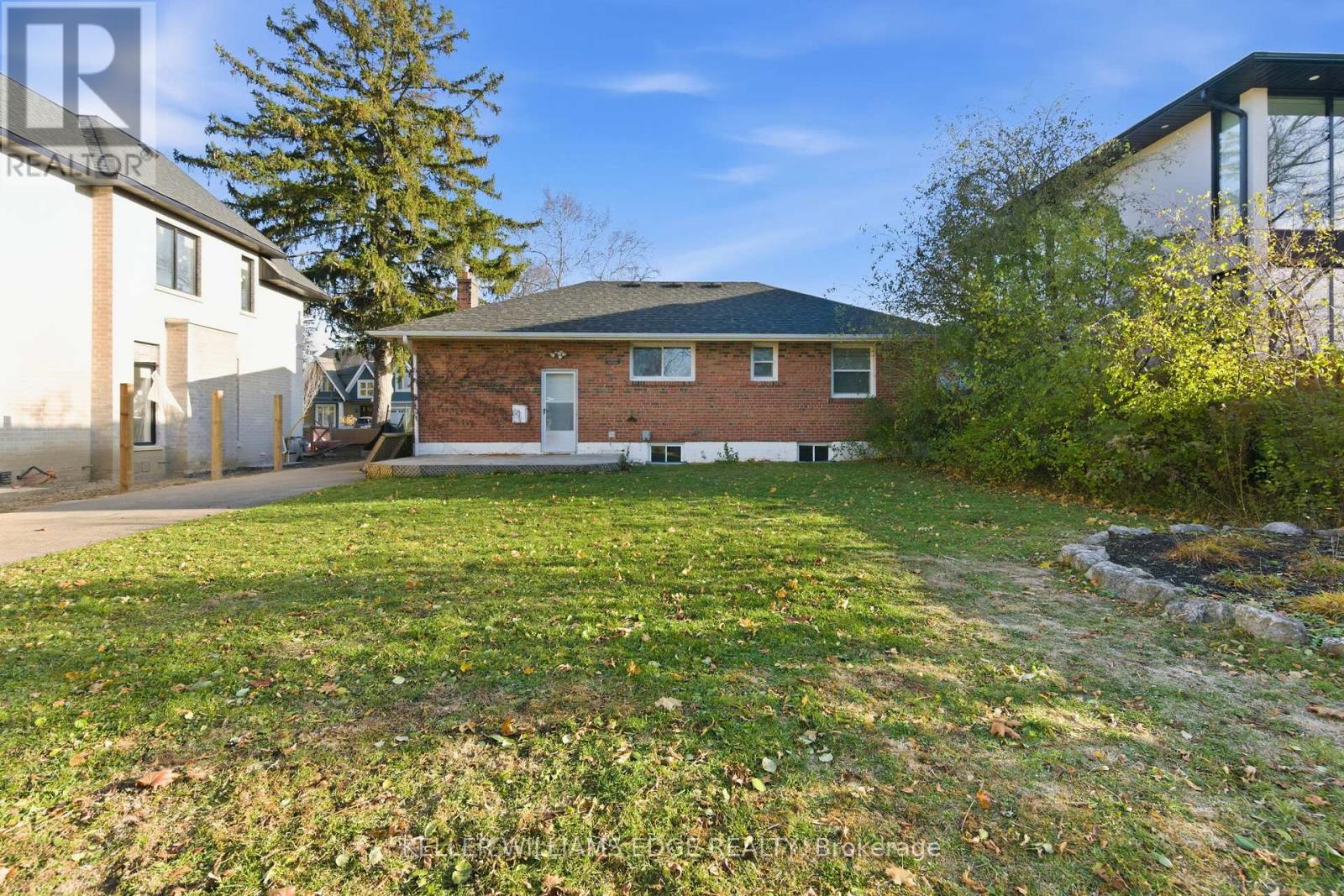 1523 Constance Drive, Oakville, Ontario  L6J 2T8 - Photo 41 - W12566094