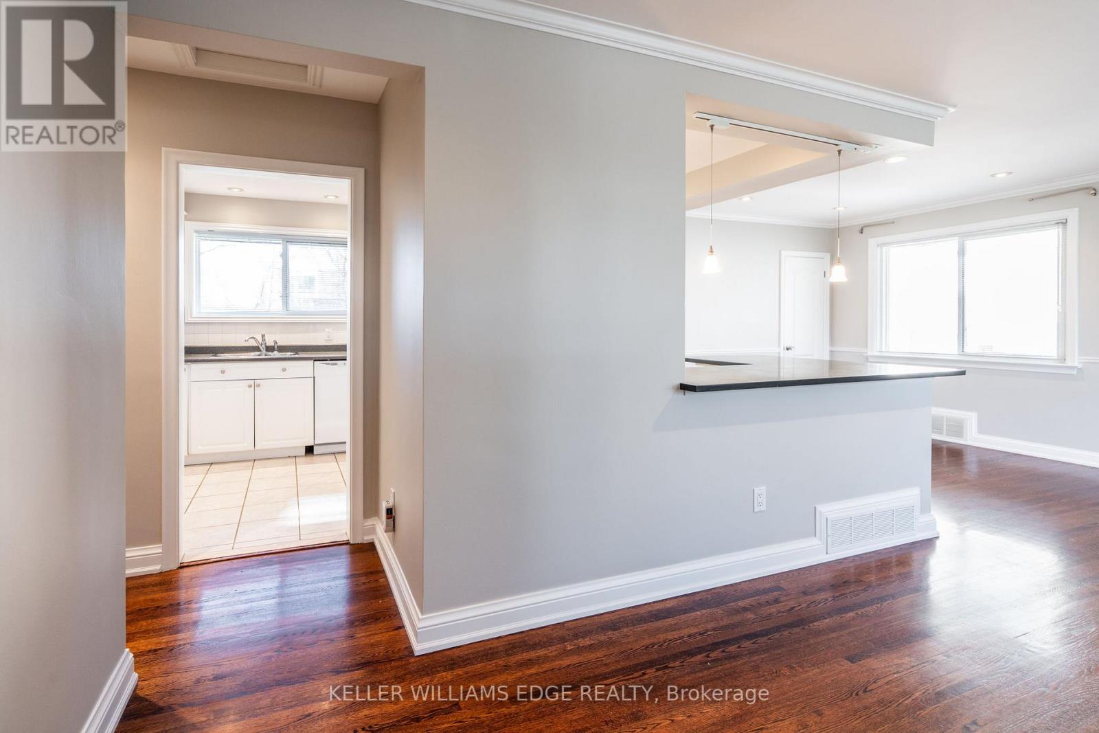 1523 Constance Drive, Oakville, Ontario  L6J 2T8 - Photo 6 - W12566094