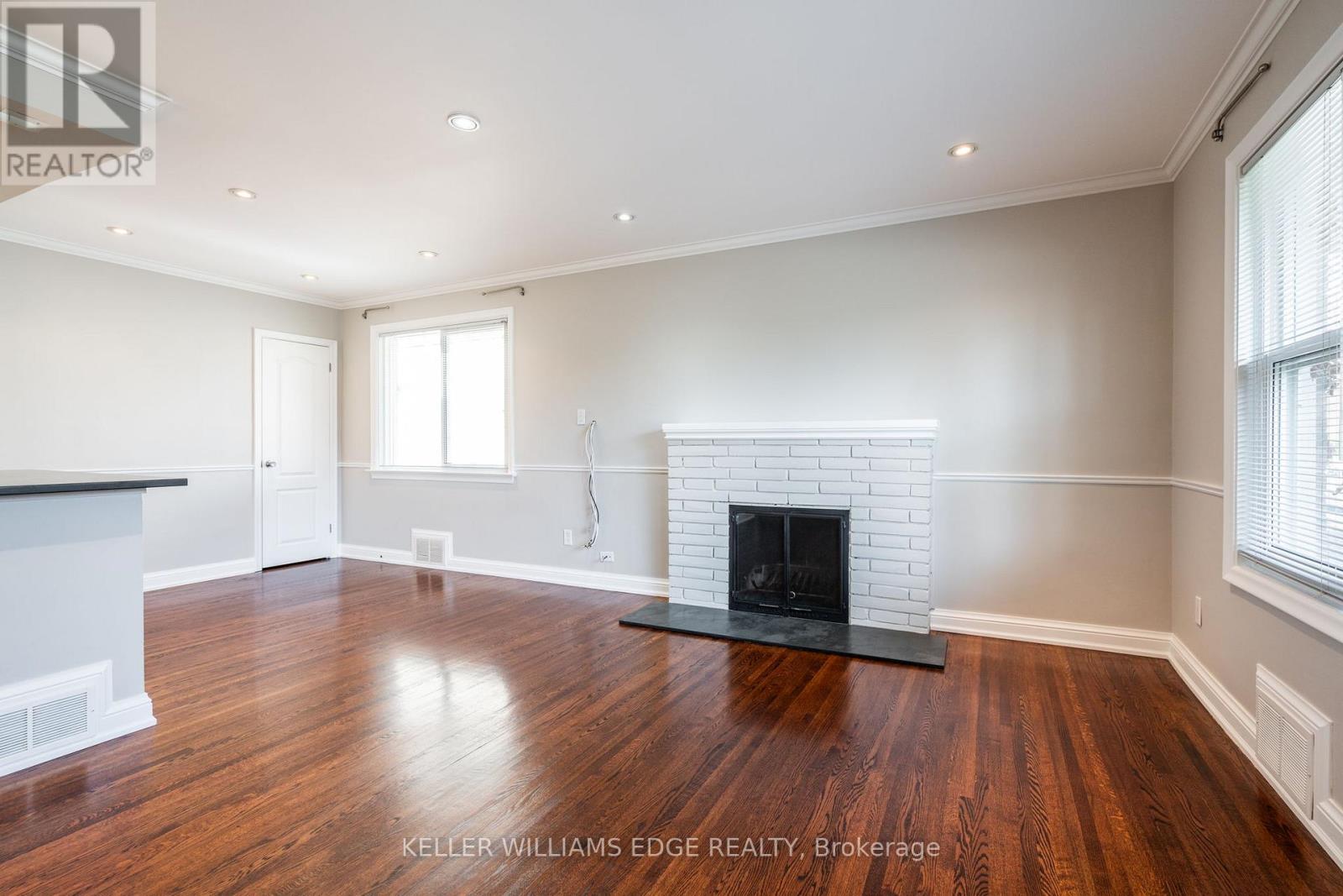 1523 Constance Drive, Oakville, Ontario  L6J 2T8 - Photo 8 - W12566094