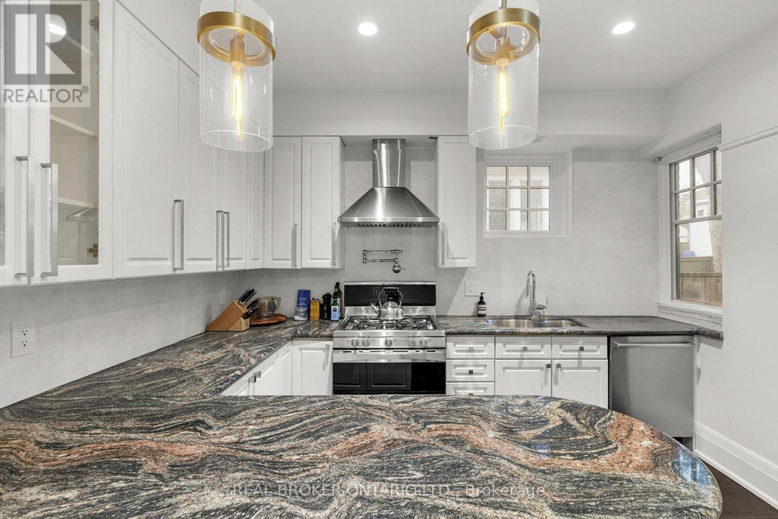 23 Triller Avenue, Toronto, Ontario  M6K 3B7 - Photo 13 - W12566104