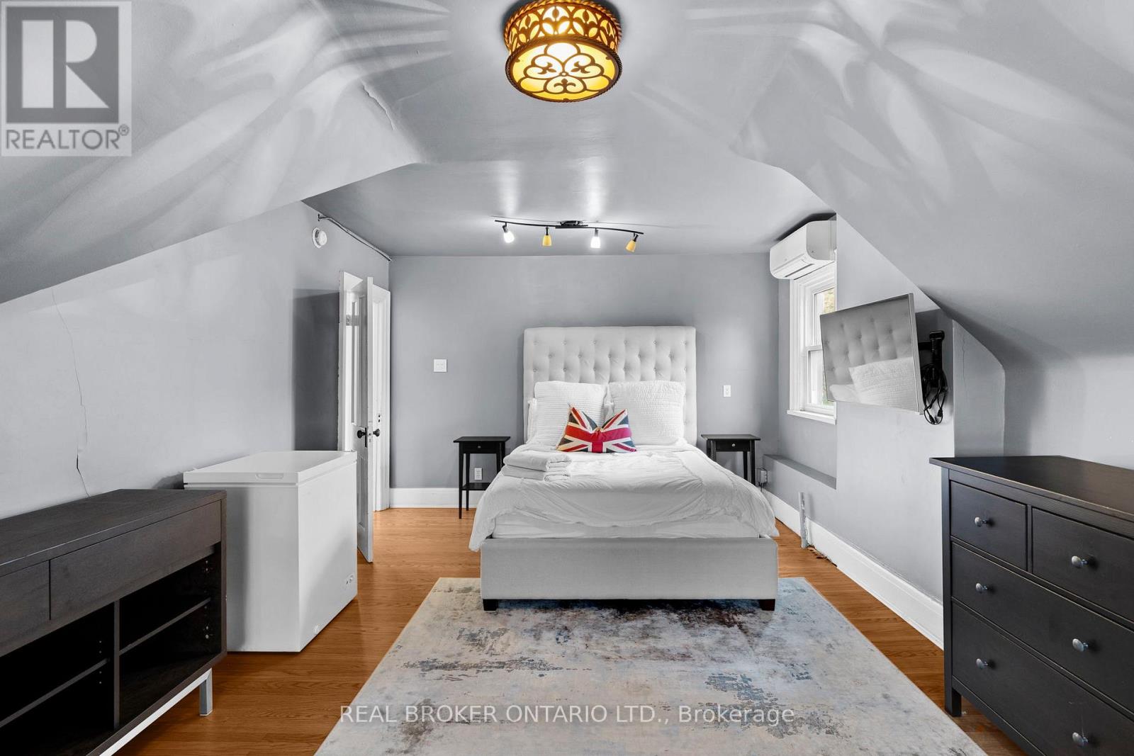 23 Triller Avenue, Toronto, Ontario  M6K 3B7 - Photo 30 - W12566104