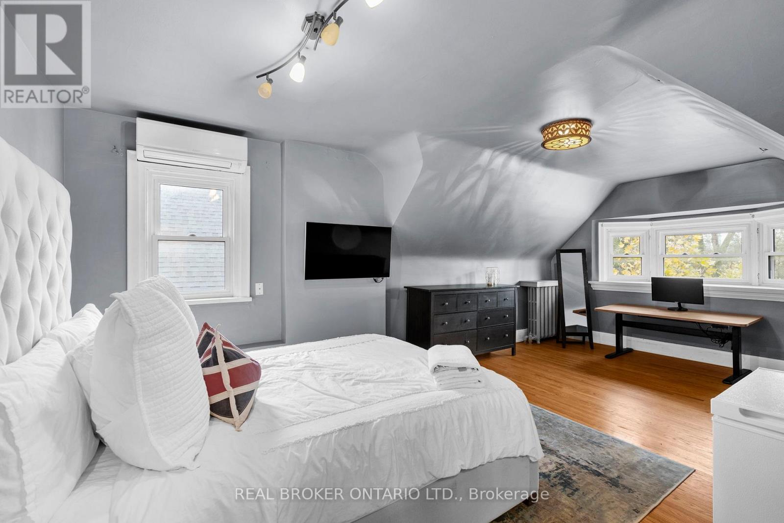 23 Triller Avenue, Toronto, Ontario  M6K 3B7 - Photo 31 - W12566104