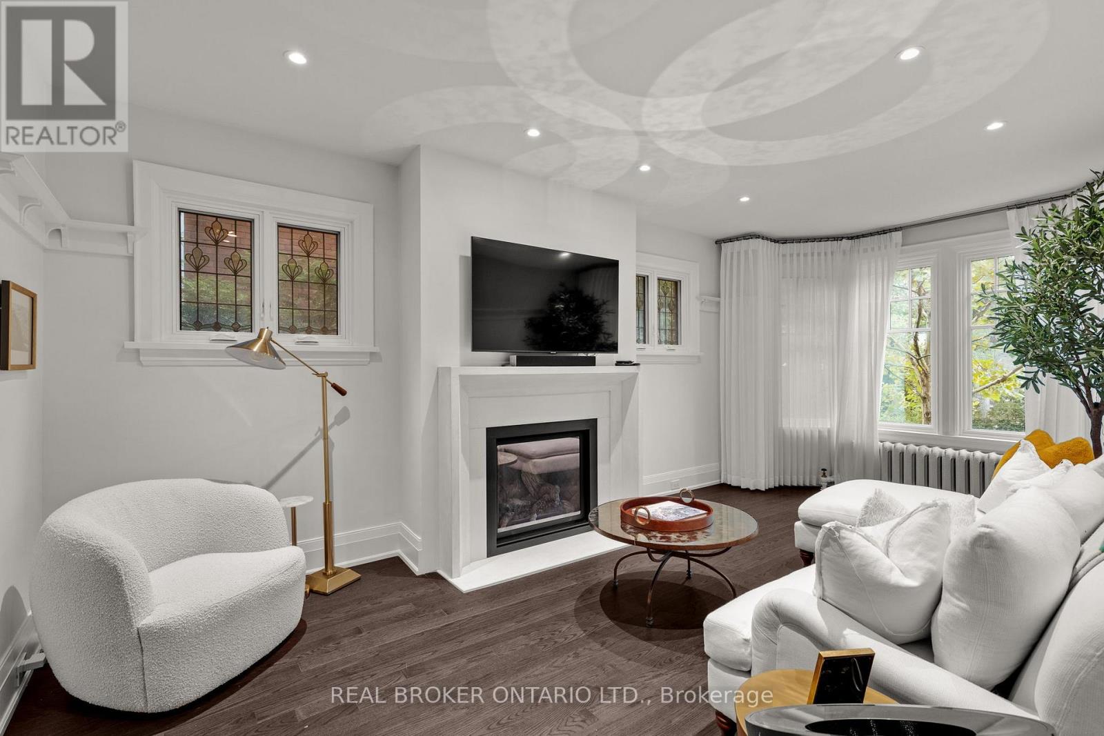 23 Triller Avenue, Toronto, Ontario  M6K 3B7 - Photo 6 - W12566104