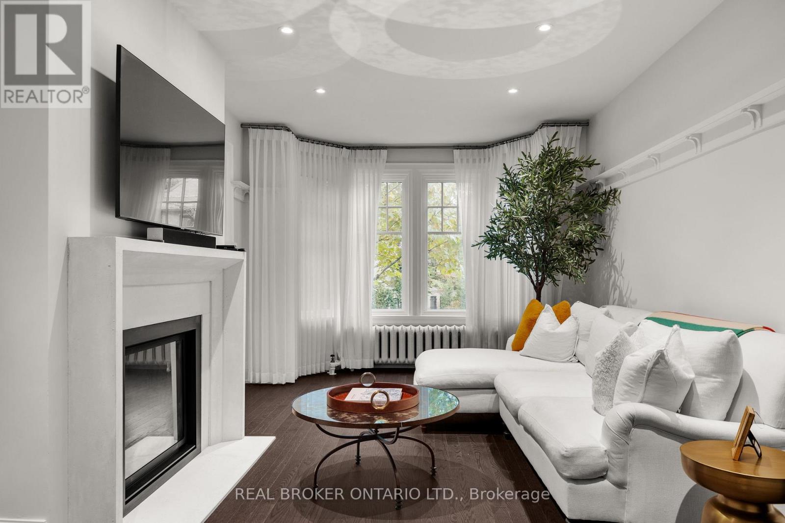 23 Triller Avenue, Toronto, Ontario  M6K 3B7 - Photo 7 - W12566104