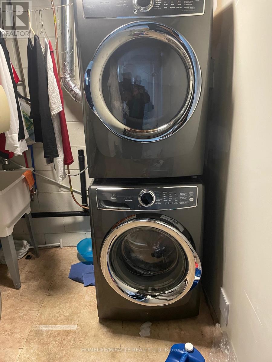 1-847 Runnymede Road, Toronto, Ontario  M6N 3W1 - Photo 10 - W12566112