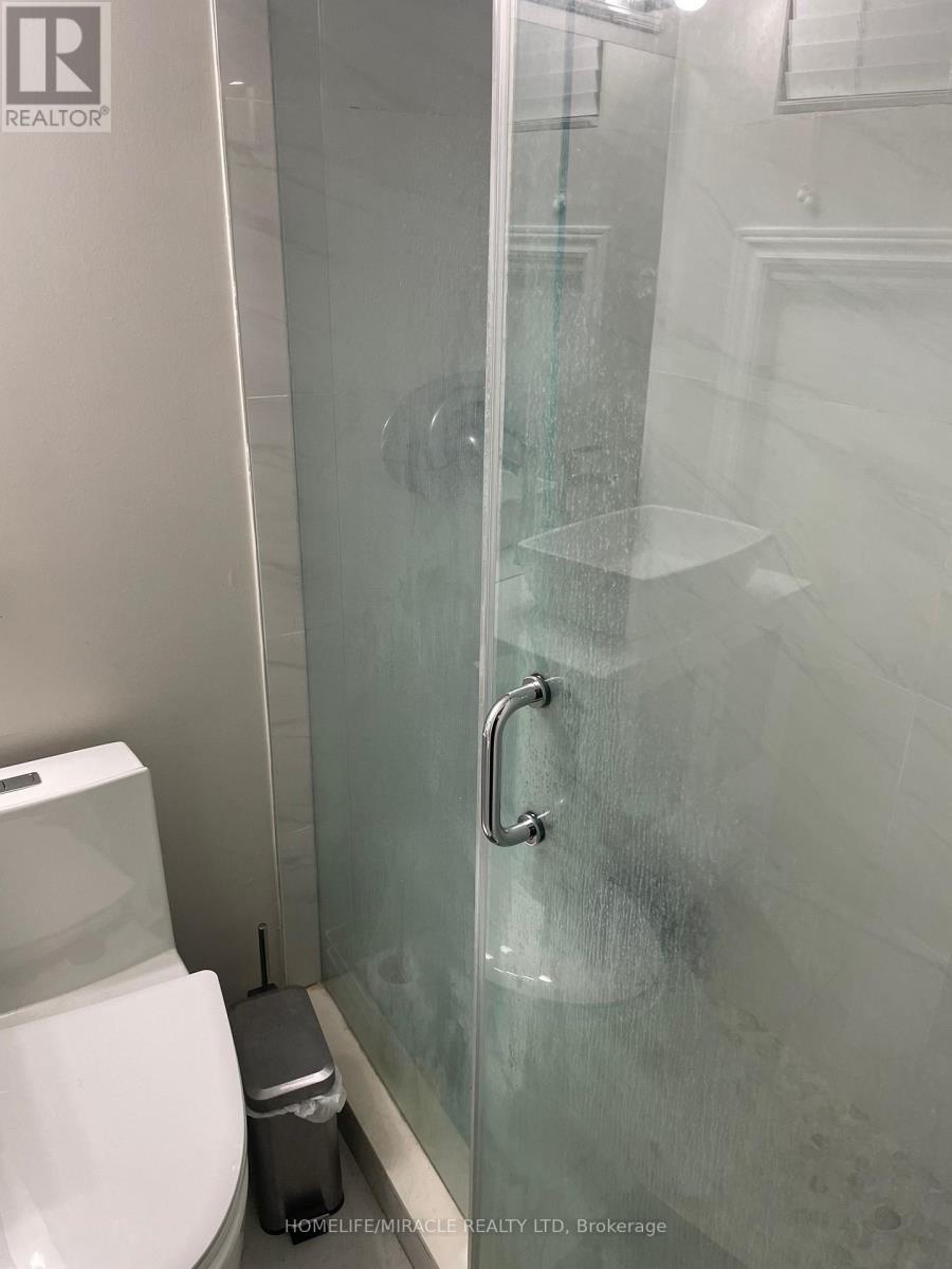 1-847 Runnymede Road, Toronto, Ontario  M6N 3W1 - Photo 8 - W12566112