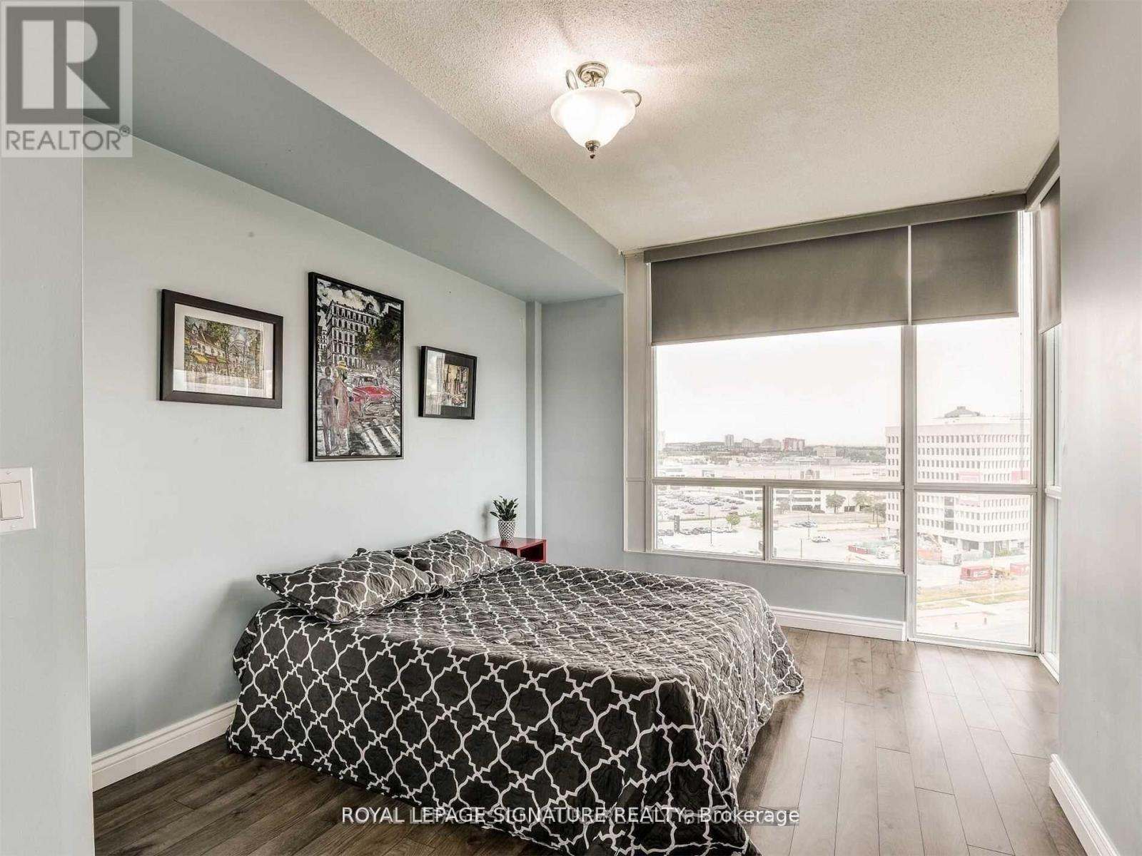 1002 - 220 Burnhamthorpe Road, Mississauga, Ontario  L5B 4N4 - Photo 11 - W12566120