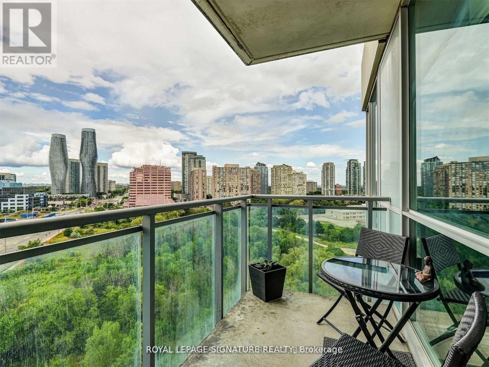 1002 - 220 Burnhamthorpe Road, Mississauga, Ontario  L5B 4N4 - Photo 19 - W12566120