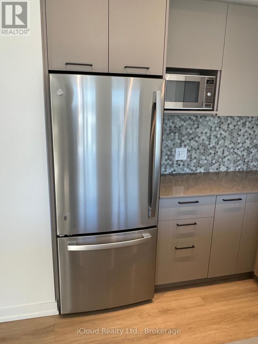 415 - 10 Lagerfeld Drive E, Brampton, Ontario  L7A 0H8 - Photo 17 - W12566142