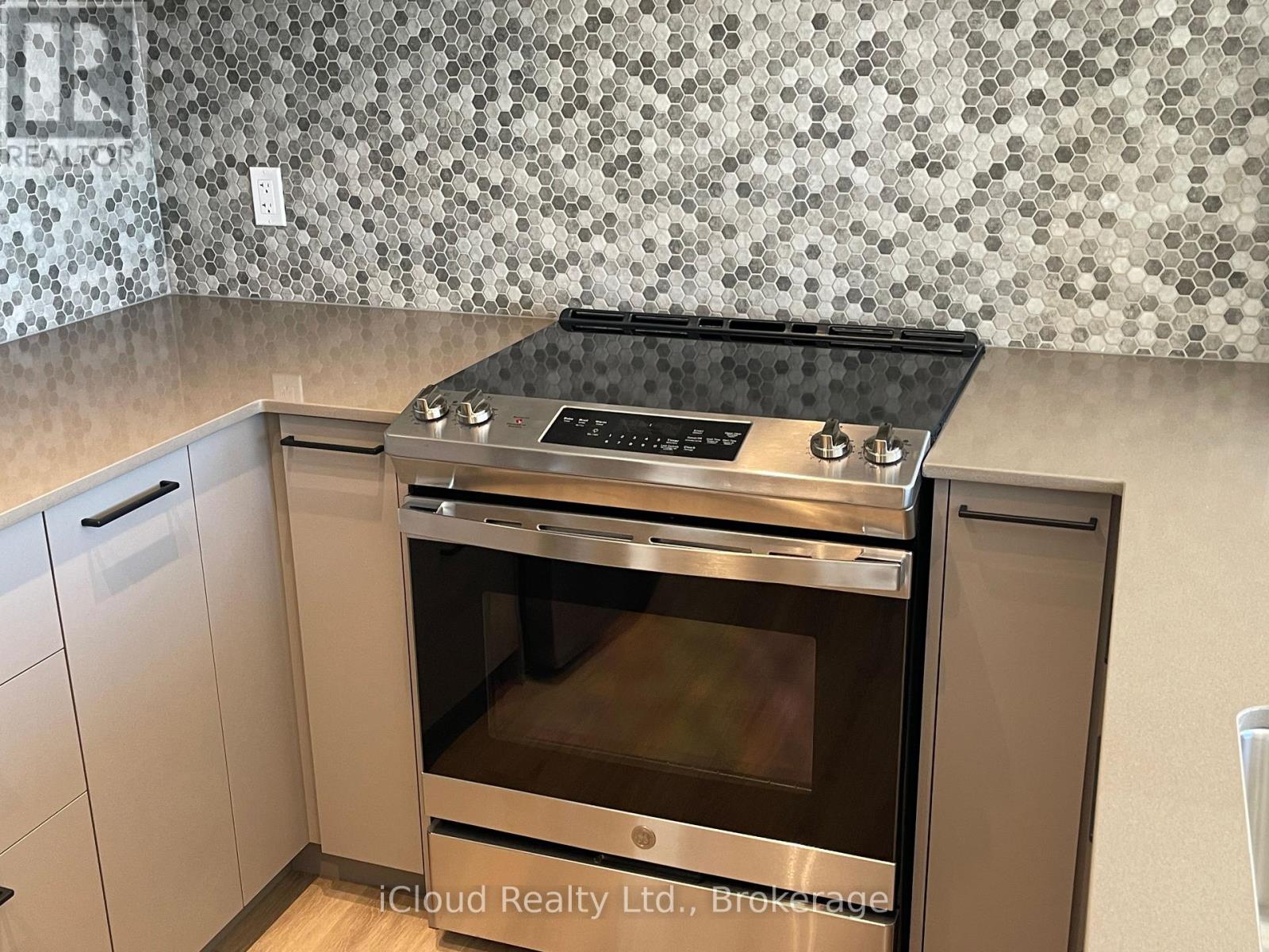 415 - 10 Lagerfeld Drive E, Brampton, Ontario  L7A 0H8 - Photo 18 - W12566142