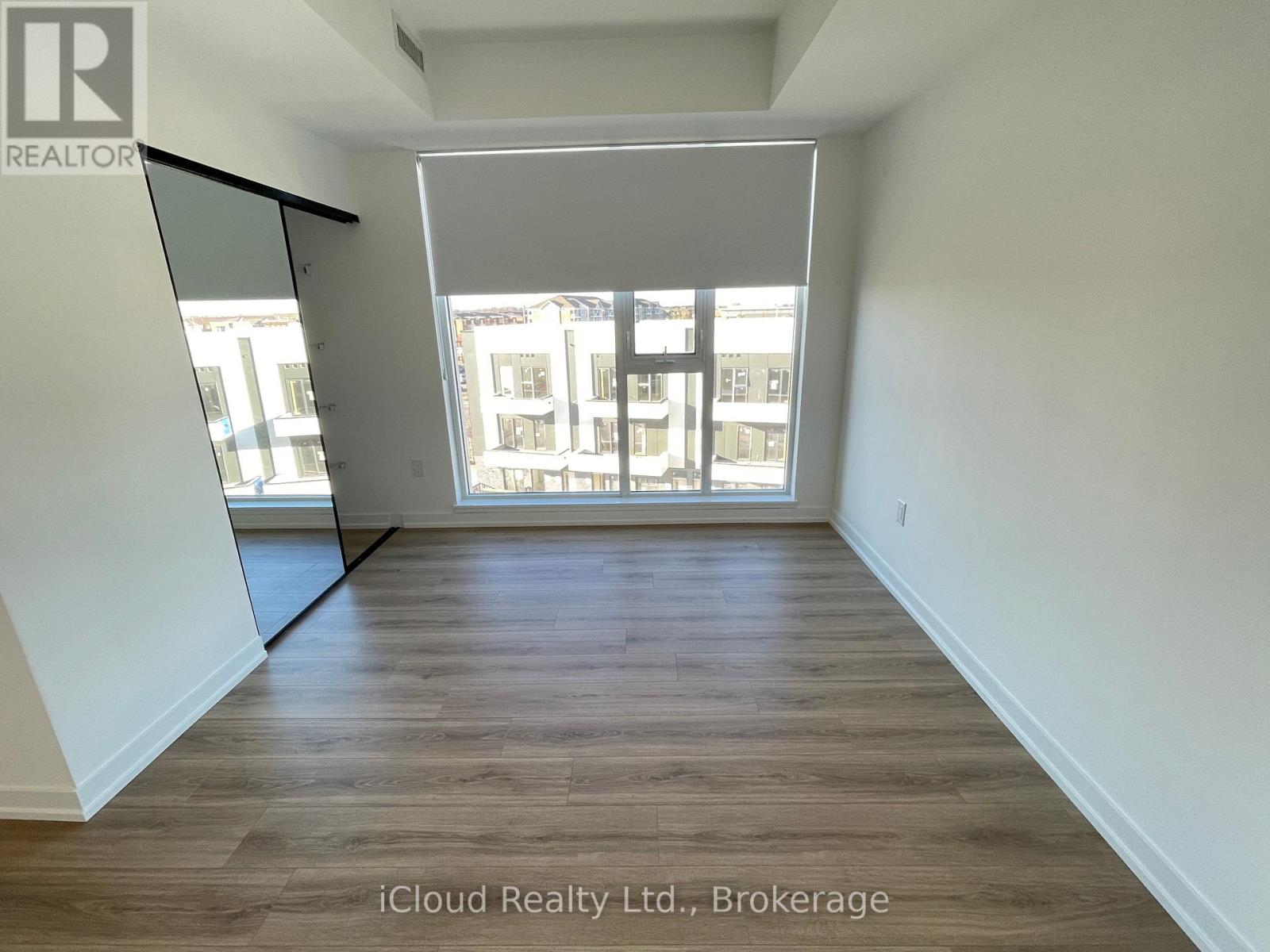 415 - 10 Lagerfeld Drive E, Brampton, Ontario  L7A 0H8 - Photo 3 - W12566142