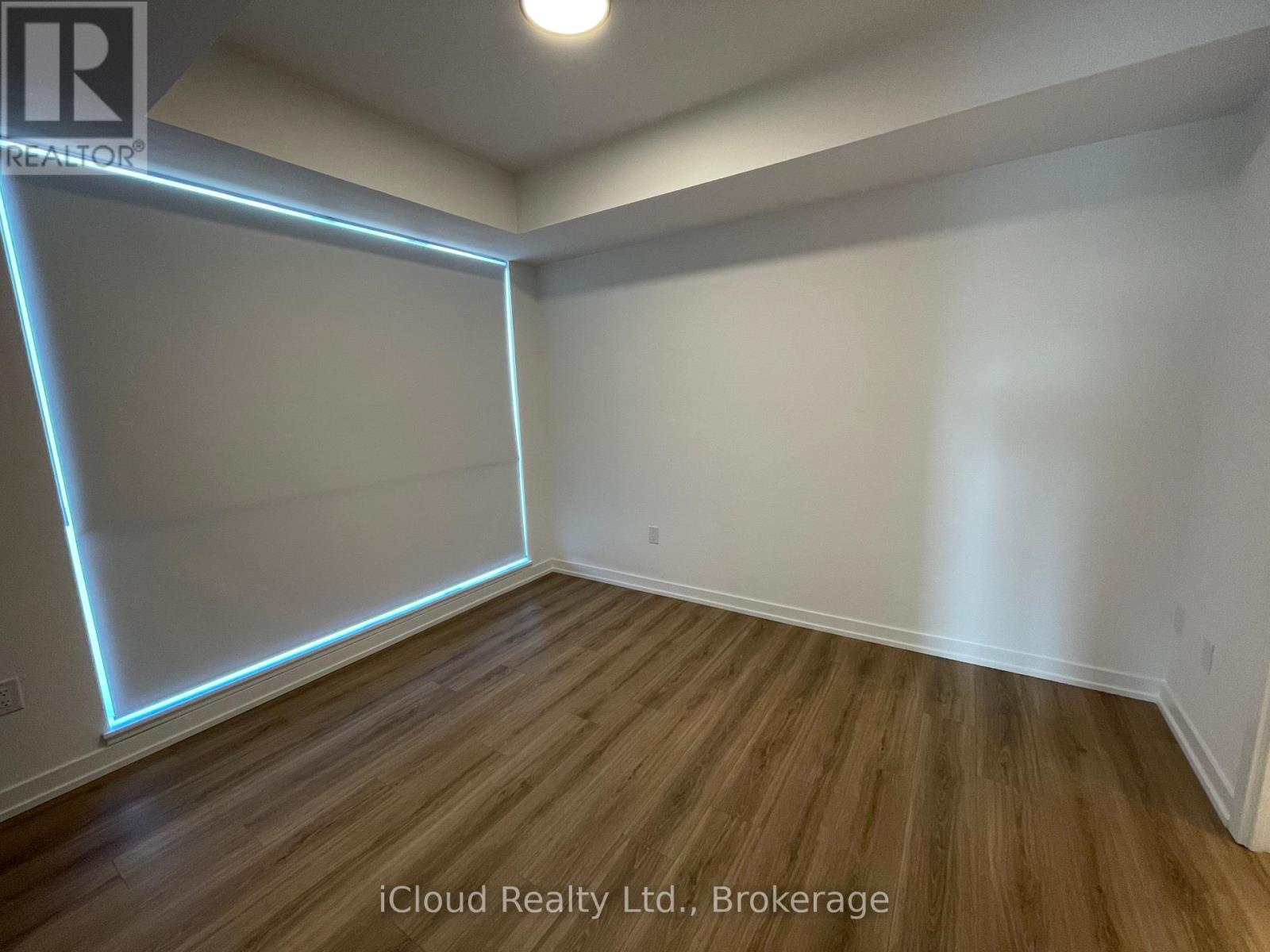 415 - 10 Lagerfeld Drive E, Brampton, Ontario  L7A 0H8 - Photo 4 - W12566142