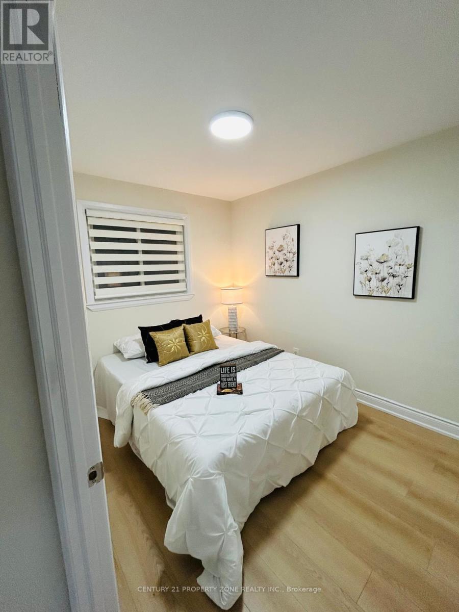 187 Martha Crescent, Caledon, Ontario  L7E 4X2 - Photo 8 - W12566168